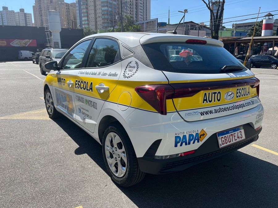 Traseira de HB20 da Auto Escola PAPA usado no exame prático